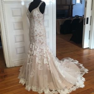 Beautiful Annabella wedding gown